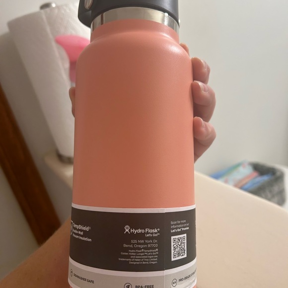 Hydro Flask Dining 32oz Grapefruit Color Wide Mouth With Flex Straw